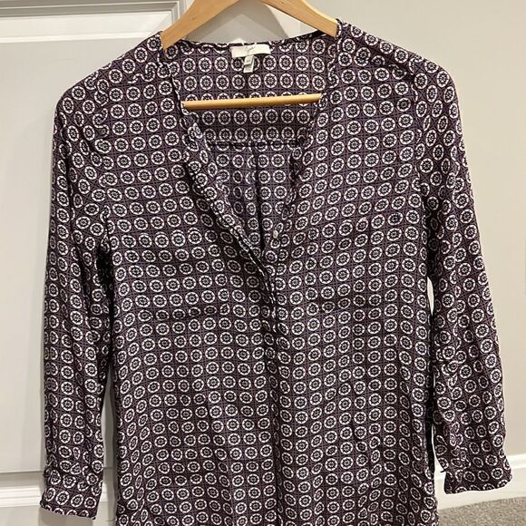 Joie top beautiful print. 100% silk Size XS - Picture 2 of 5